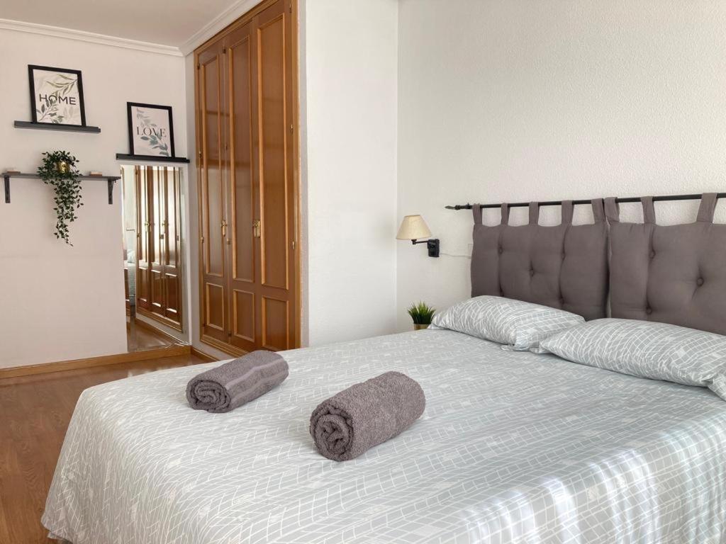 Apartamento Grande, 2 Dormitorios, Garaje Gratis Madrid Esterno foto