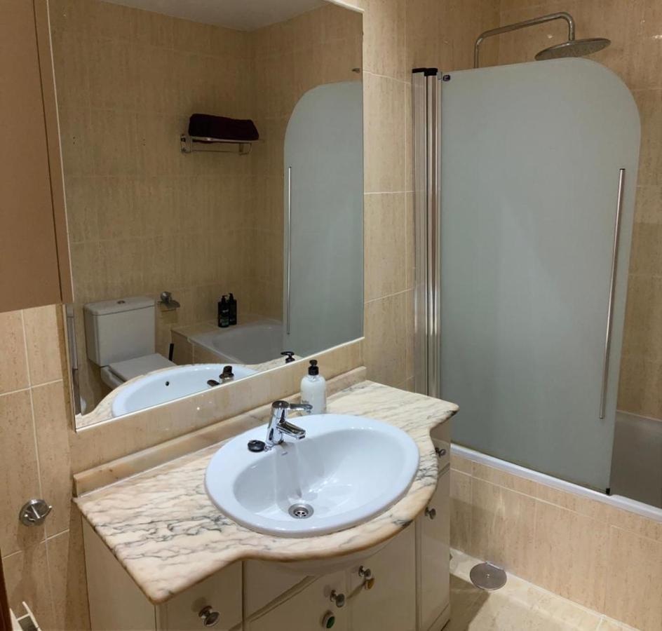 Apartamento Grande, 2 Dormitorios, Garaje Gratis Madrid Esterno foto
