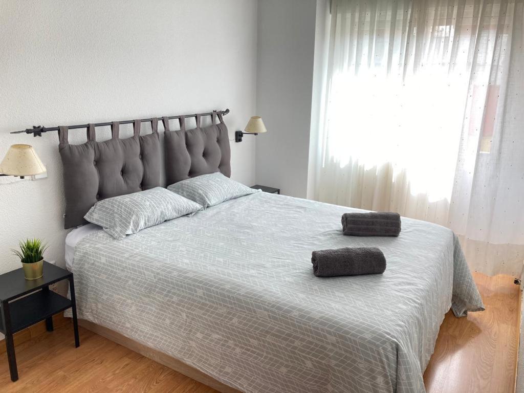 Apartamento Grande, 2 Dormitorios, Garaje Gratis Madrid Esterno foto