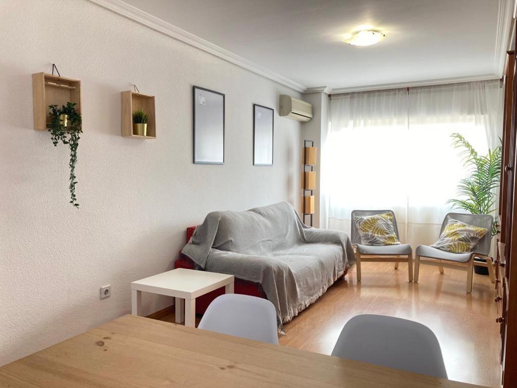 Apartamento Grande, 2 Dormitorios, Garaje Gratis Madrid Esterno foto
