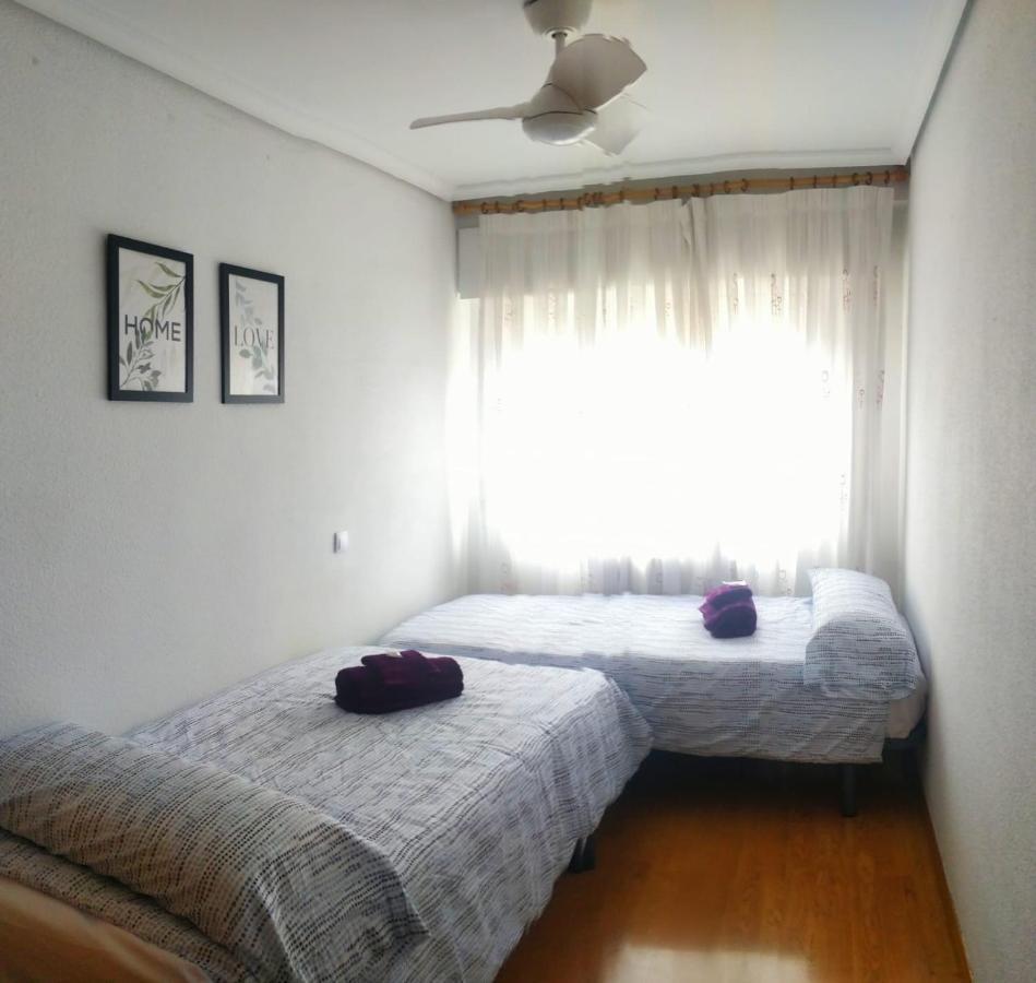 Apartamento Grande, 2 Dormitorios, Garaje Gratis Madrid Esterno foto